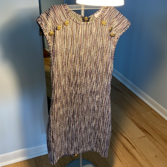 Purple interwoven w gold dress. Gold button & zipper. Shoulder pads. - Picture 6 of 12